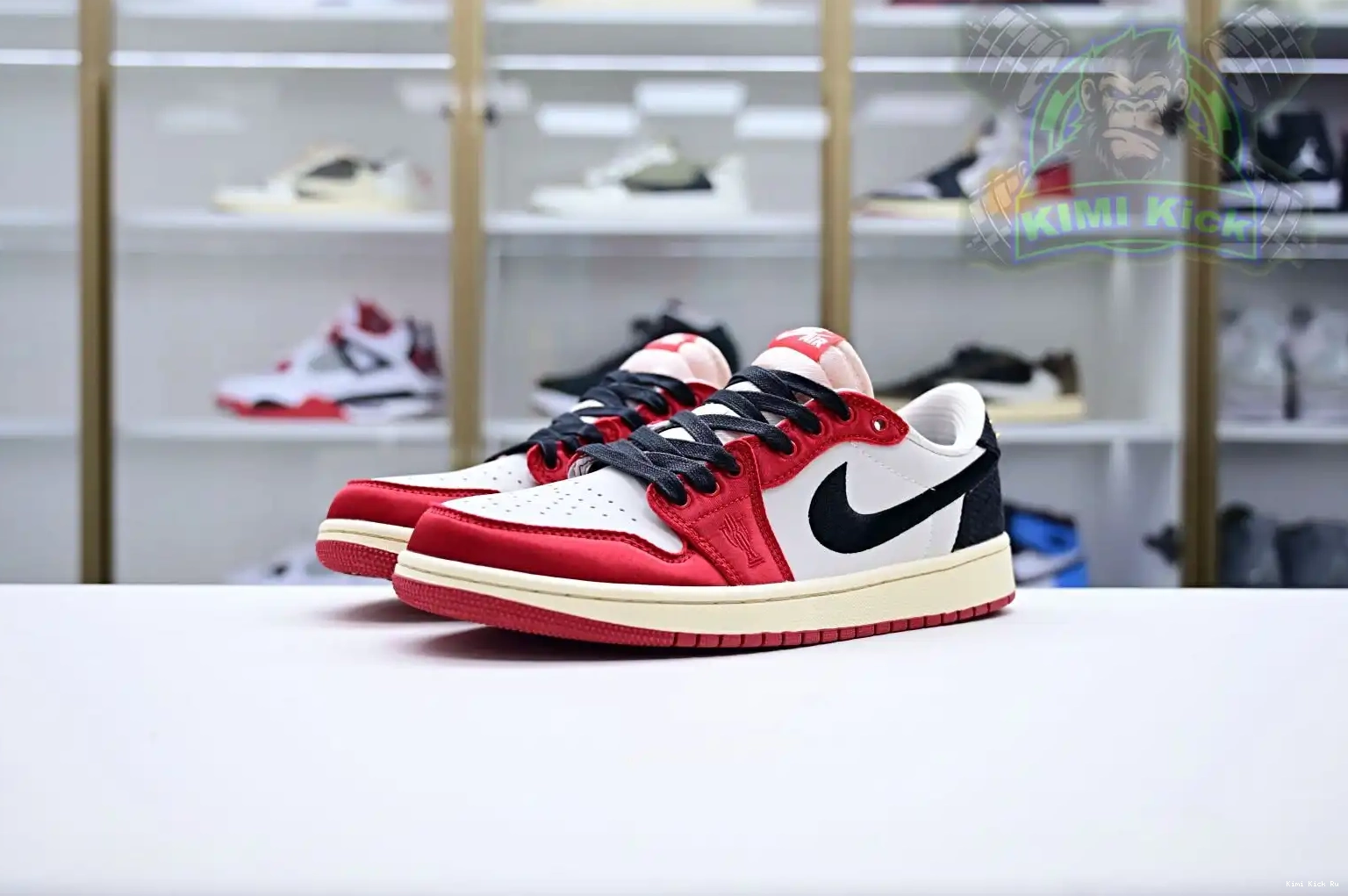 Trophy Room 1 Jordan Kimikick Air x “Away” OG Jordan Low 0810